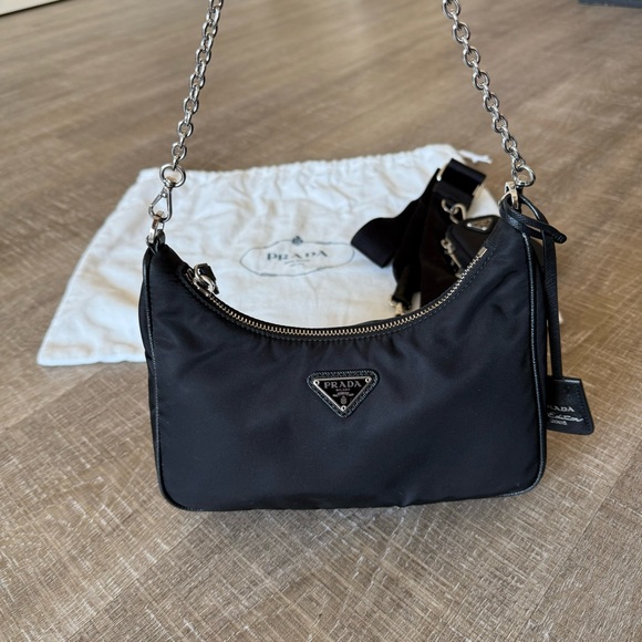 Prada Re-Edition 2005 Bag - Picture 10 of 16